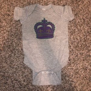 🤩4/$15🥳 Mardi Gras onesie